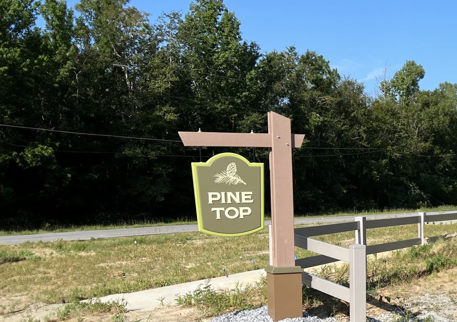 Pine Top community entrance